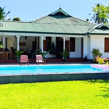 Tranquility Guest House Хиккадува Экстерьер фото