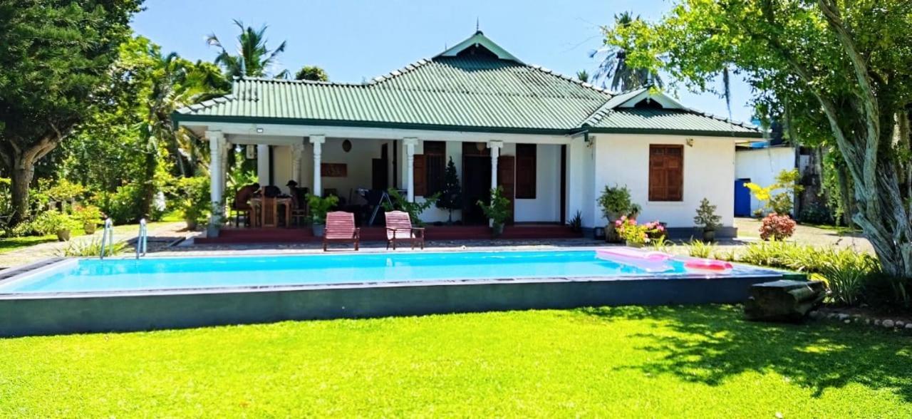 Tranquility Guest House Хиккадува Экстерьер фото