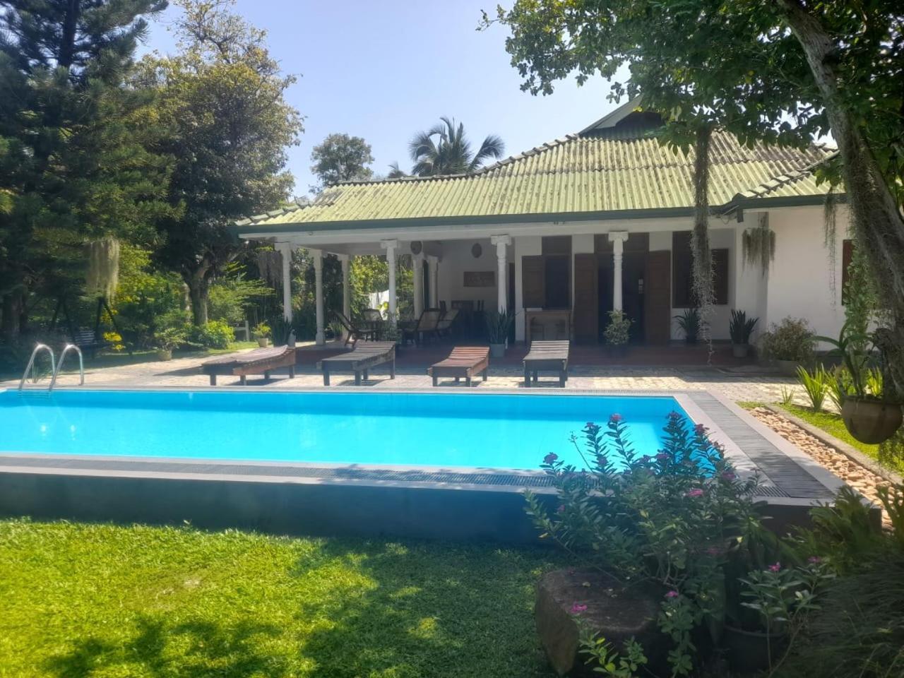 Tranquility Guest House Хиккадува Экстерьер фото