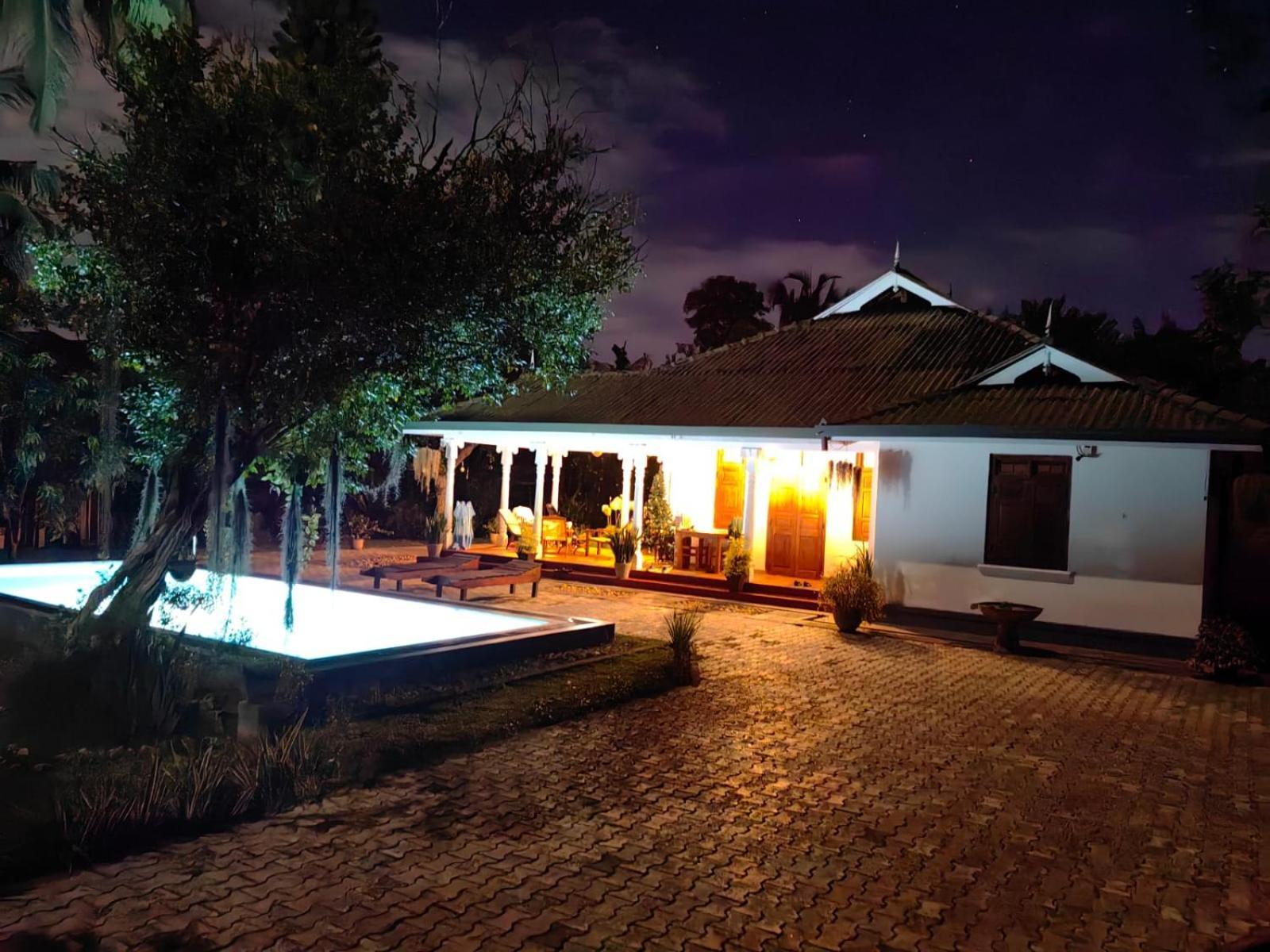 Tranquility Guest House Хиккадува Экстерьер фото