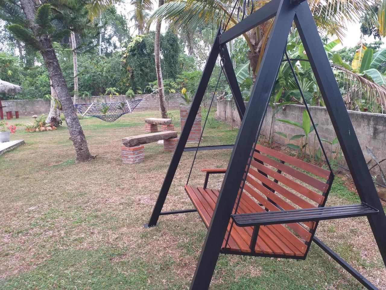 Tranquility Guest House Хиккадува Экстерьер фото