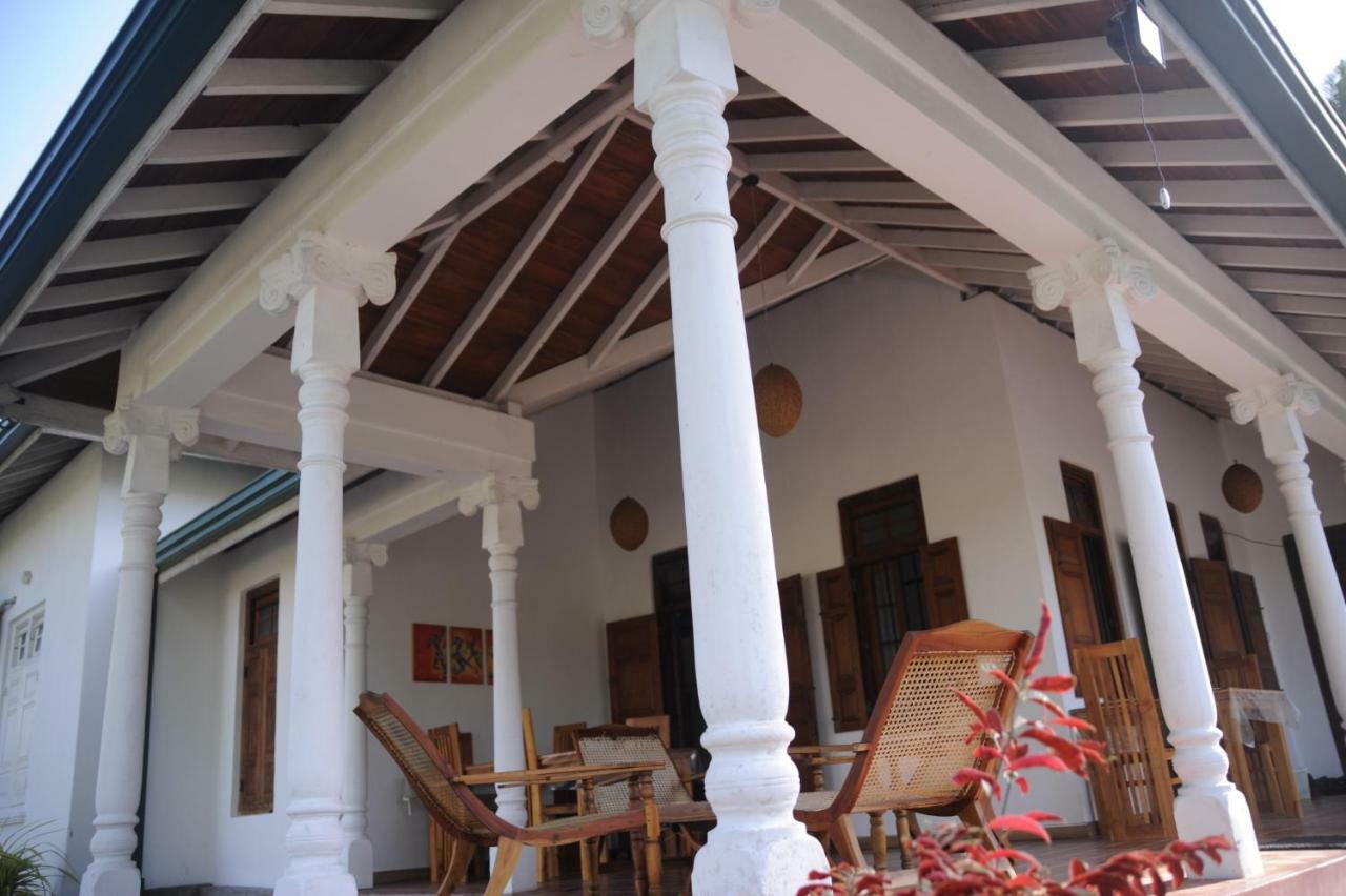 Tranquility Guest House Хиккадува Экстерьер фото