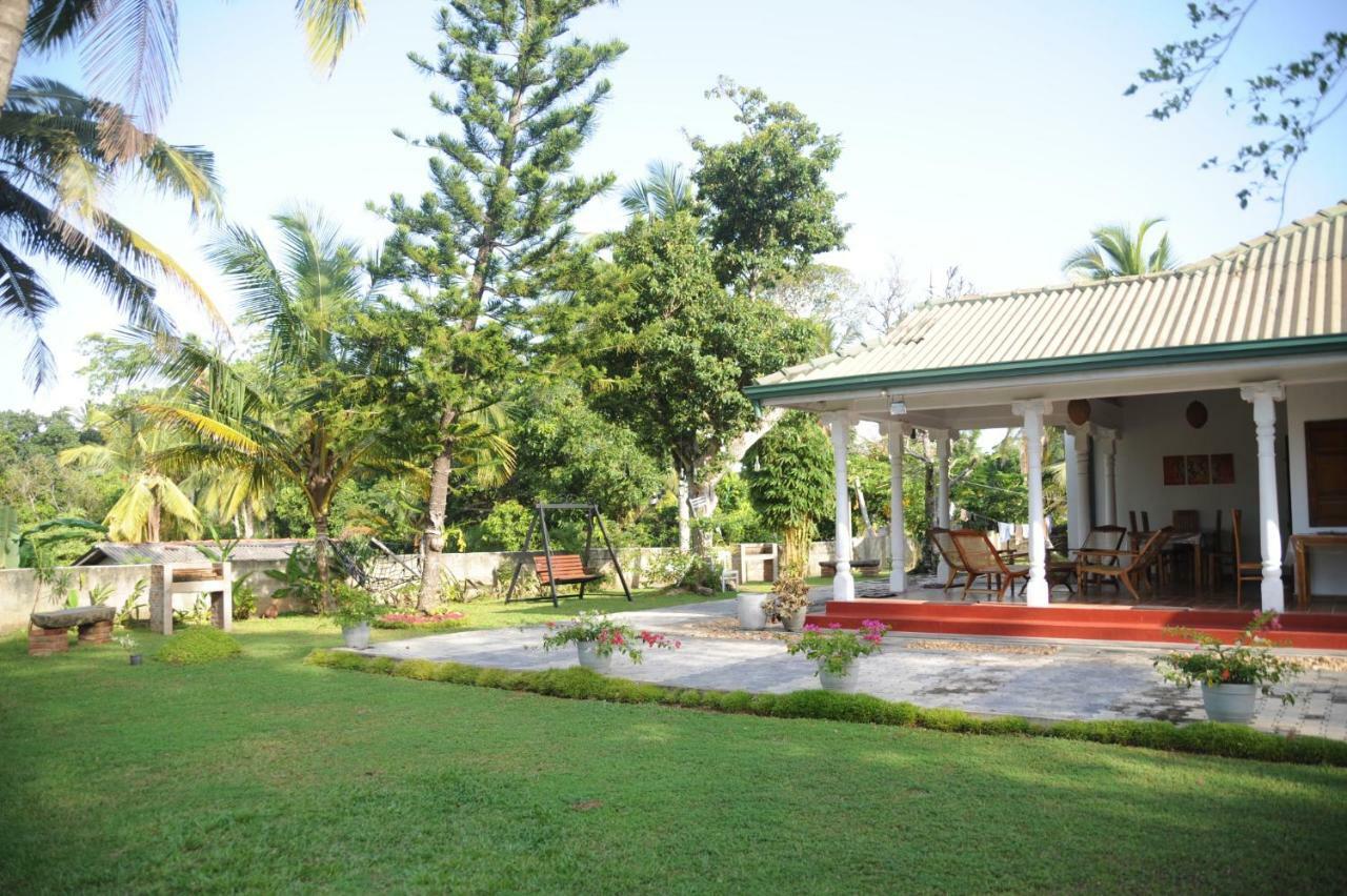 Tranquility Guest House Хиккадува Экстерьер фото