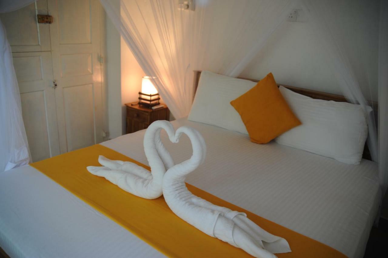 Tranquility Guest House Хиккадува Экстерьер фото