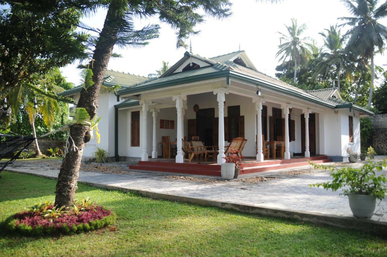 Tranquility Guest House Хиккадува Экстерьер фото