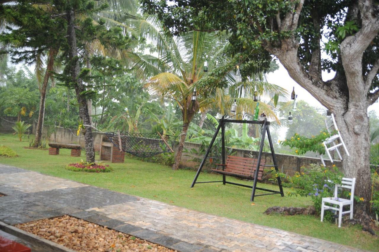 Tranquility Guest House Хиккадува Экстерьер фото