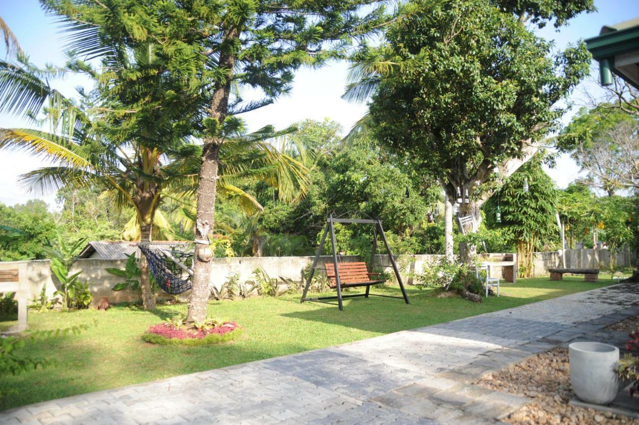 Tranquility Guest House Хиккадува Экстерьер фото