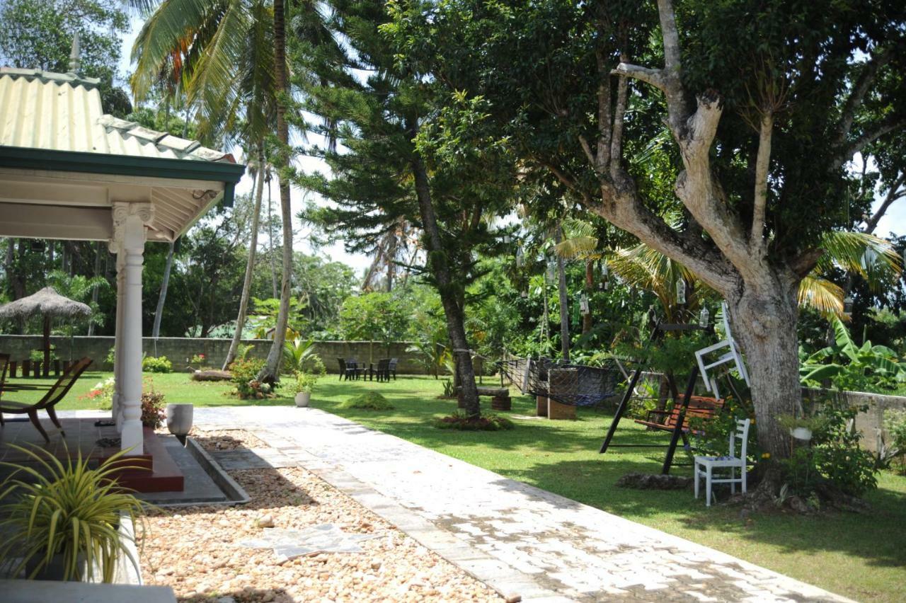 Tranquility Guest House Хиккадува Экстерьер фото